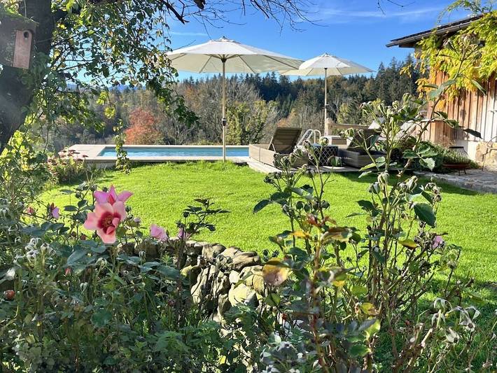 Ferienhaus für 6 Personen, mit Terrasse und Garten sowie Pool