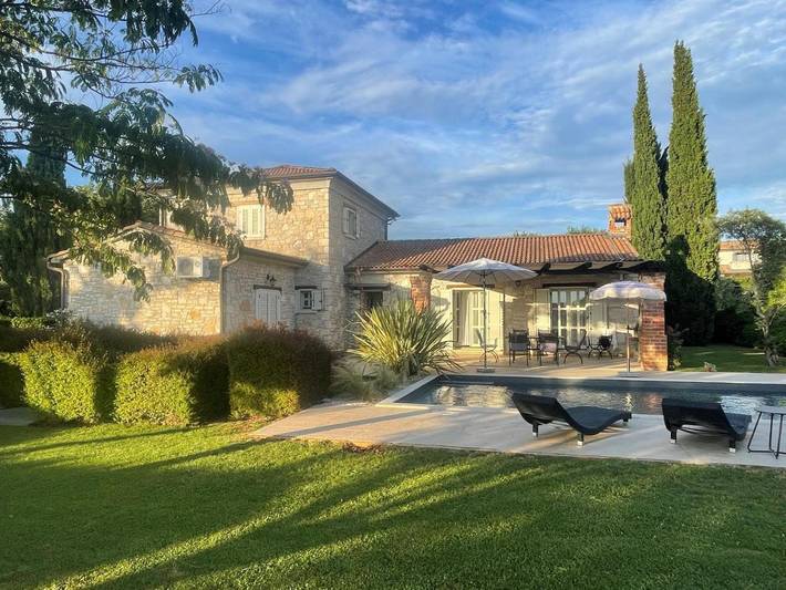 Villa für 8 Personen, mit Garten und Pool sowie Ausblick - 1