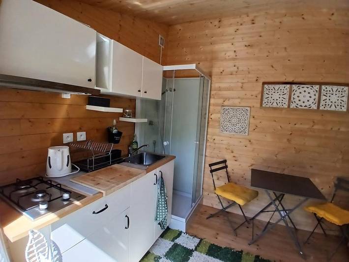 Gîte pour 2 personnes, avec jardin et sauna ainsi que terrasse et jacuzzi à Laussonne - 4