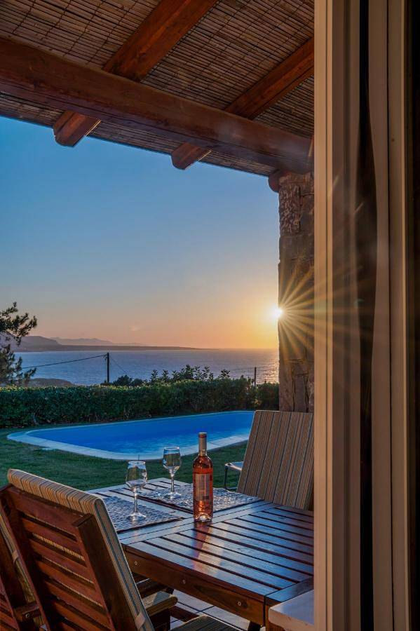 Casa de vacaciones para 3 personas, con vistas además de piscina y jardín - 1