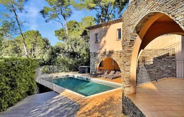Holiday Rental for 10 People in Cap Bénat, Bormes-les-Mimosas, Photo 2