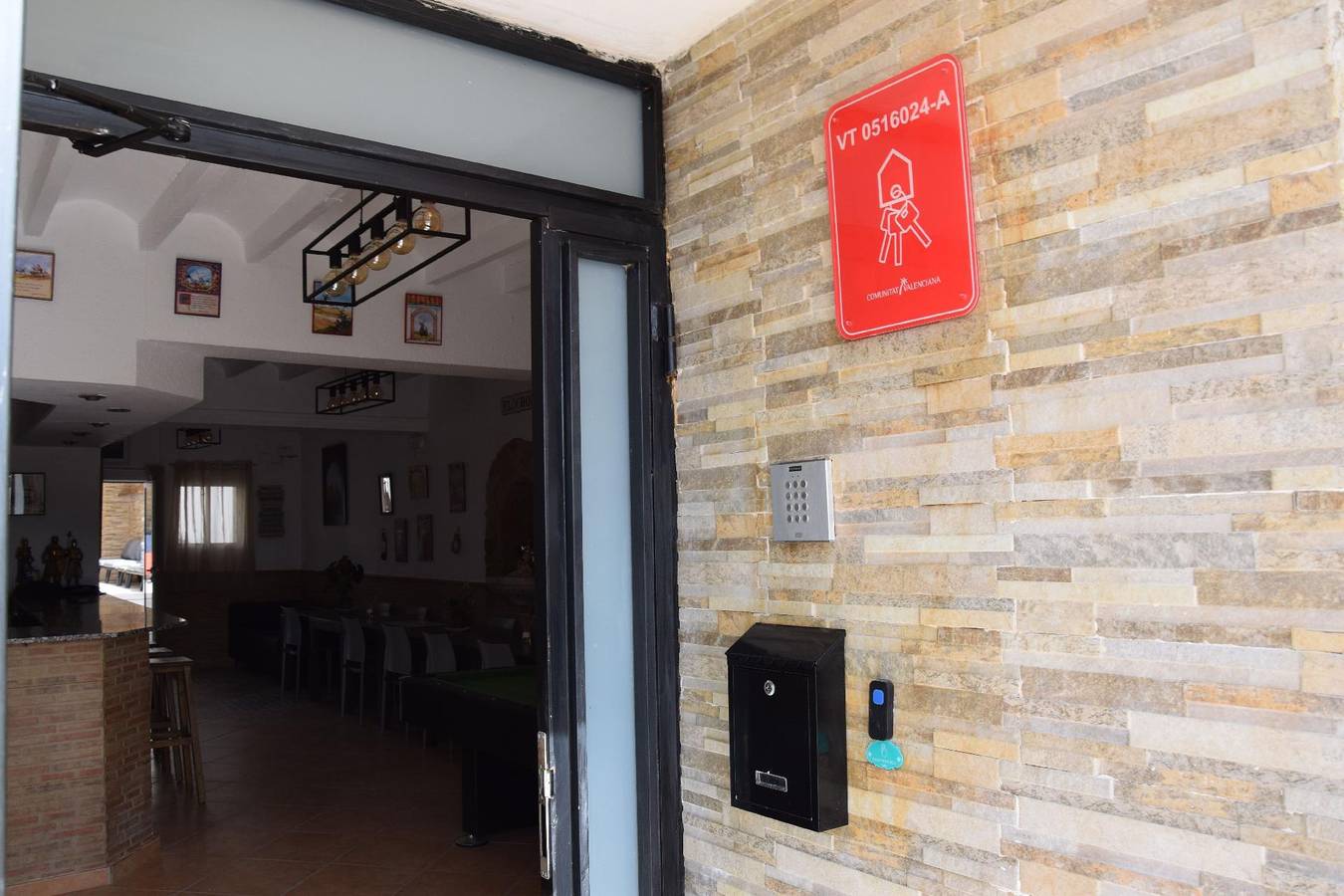 Chalet "Casa El chorro" con bar privado y barbacoa in Castalla, Interior de Alicante