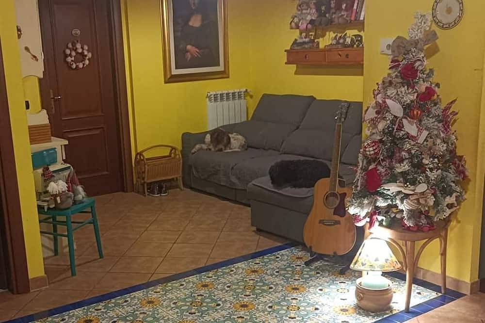 Entire apartment, Your home in the Castelli Romani Cozy apartment on the outskirts of Rome in Frascati, Parco Regionale dei Castelli Romani
