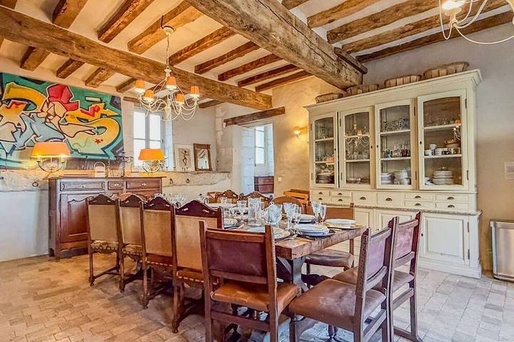 Château pour 14 personnes, avec jardin et piscine dans Orne