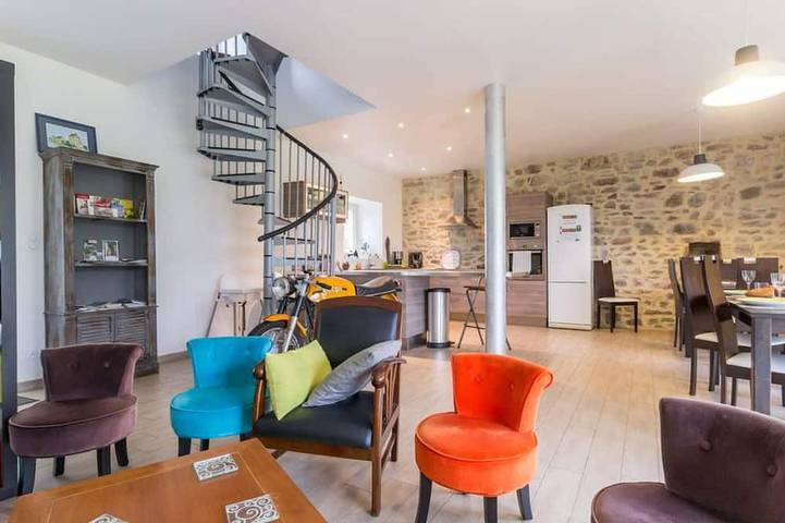 Gîte pour 11 personnes, avec jardin