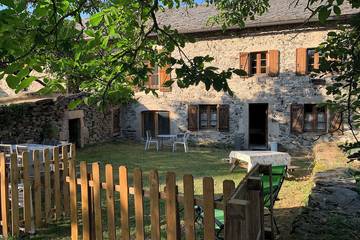 Gîte pour 6 personnes, avec jardin, animaux acceptés à Saint-Hostien