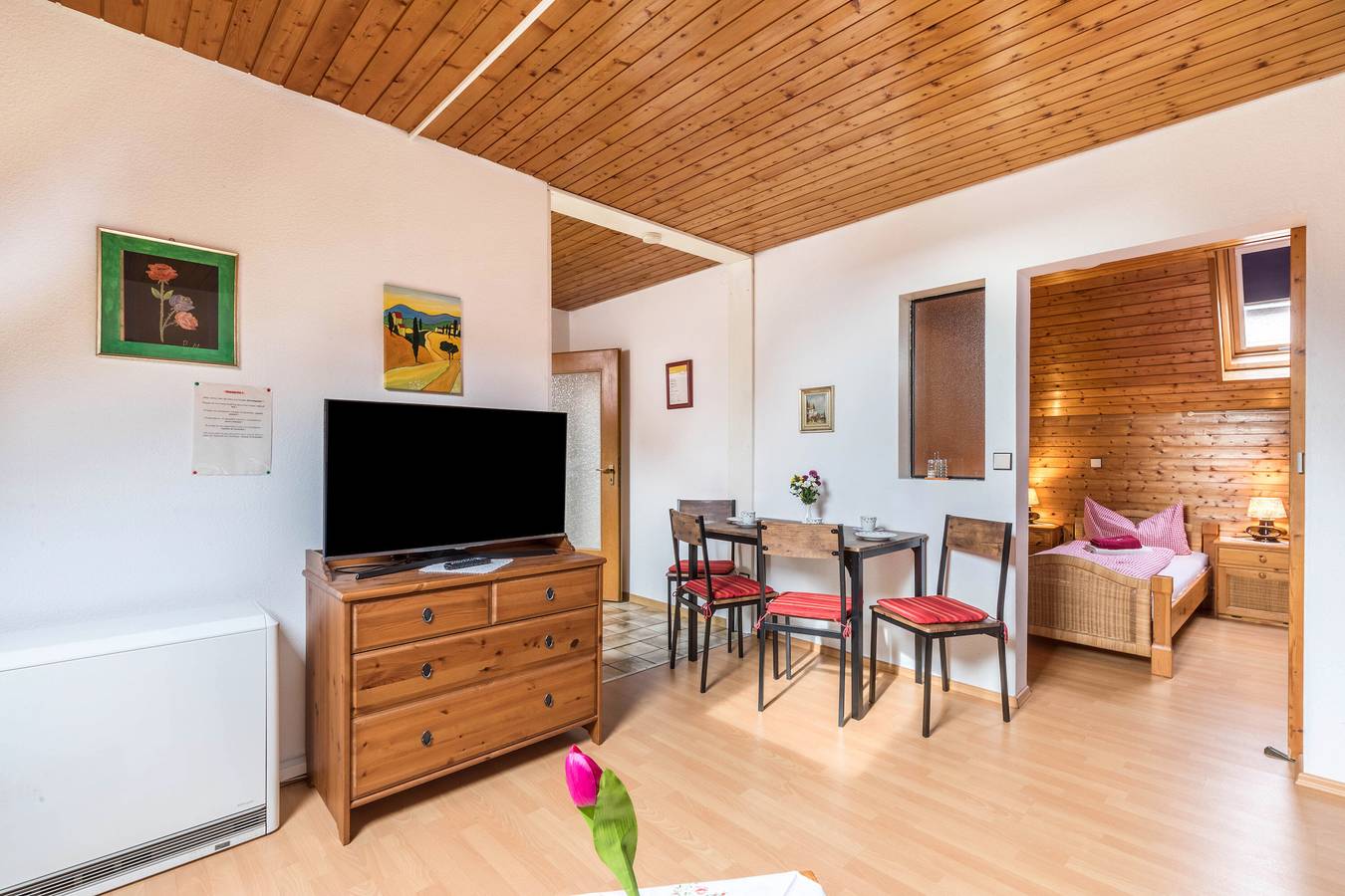 Ganze Wohnung, Ferienwohnung Sila 1" mit gemeinsamer Terrasse und Wlan in Weinstadt, Rems-Murr-Kreis