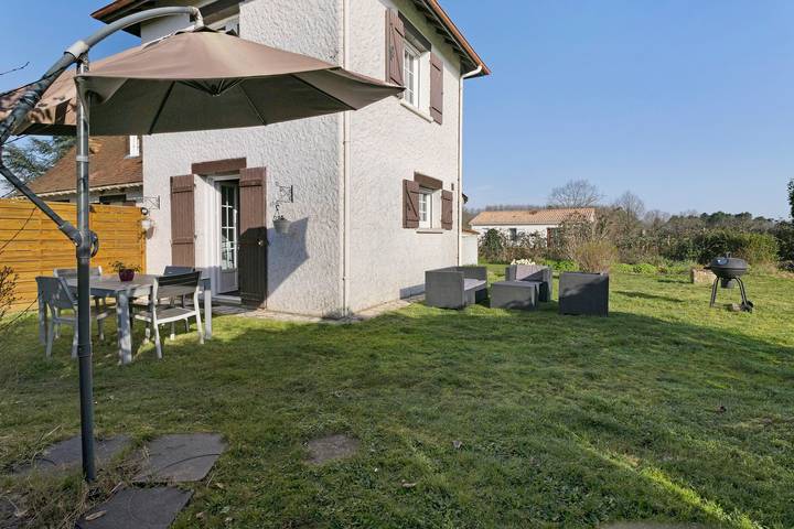Gîte Naturma climatisé avec piscine in Montpon-Ménestérol, Périgord Blanc