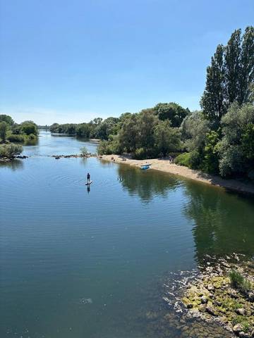 Chambre d’hôte pour 2 personnes, avec terrasse ainsi que vue et jardin à Rochefort-sur-Nenon