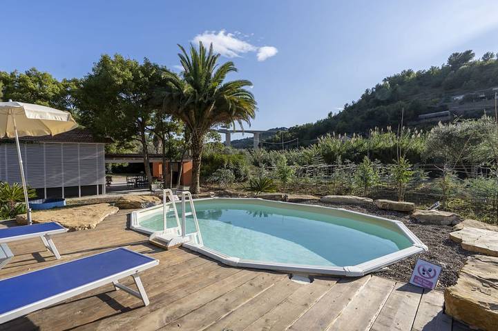 Ferienhaus für 4 Personen, mit Pool und Garten, mit Haustier in Cipressa