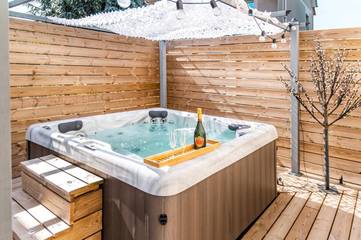 Gîte pour 2 personnes, avec terrasse ainsi que jardin et jacuzzi dans Havre de Rothéneuf