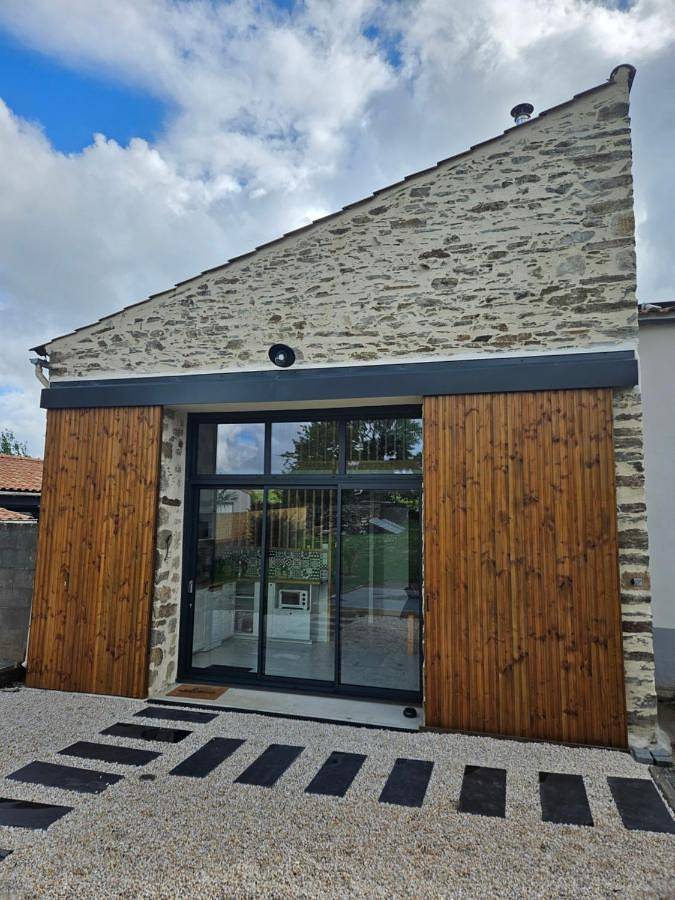 Location de vacances pour 5 personnes, avec jardin, adapté aux familles à Chavagnes-en-Paillers - 2