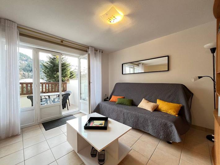 Ganze Wohnung, Angenehmes T2 in La Bourboule, Südterrasse, Wlan, Parkplatz in La Bourboule, Regionaler Naturpark Volcans d'Auvergne