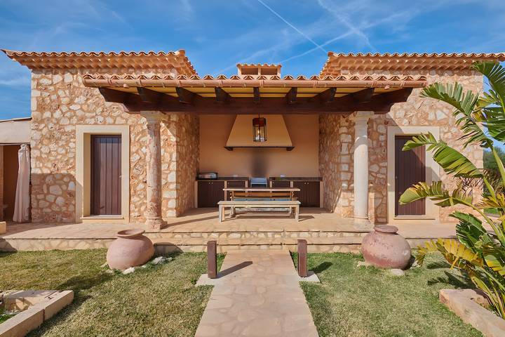 Finca 'Sant Salvador' mit Bergblick, Wi-Fi und Klimaanlage in Manacor, Mallorca Osten