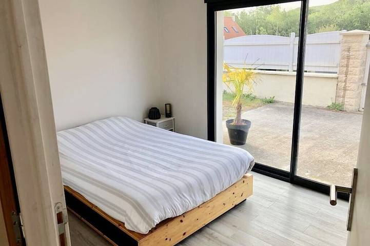 Bright detached house-large terrace/pellet stove-walking distance from the beach in Wissant, Boulogne-sur-Mer region
