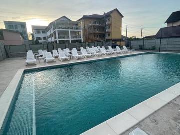 Maison d’hôte pour 2 personnes, avec jacuzzi ainsi que piscine et jardin, adapté aux familles dans Constanța