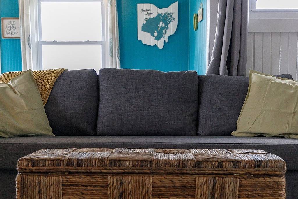 Happy Harbor: cute cottage 1 block from Indian Lake. in Russells Point, Indian Lake