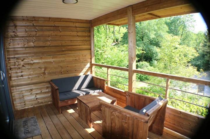 Chalet pour 5 personnes, avec balcon dans le Cantal - 2