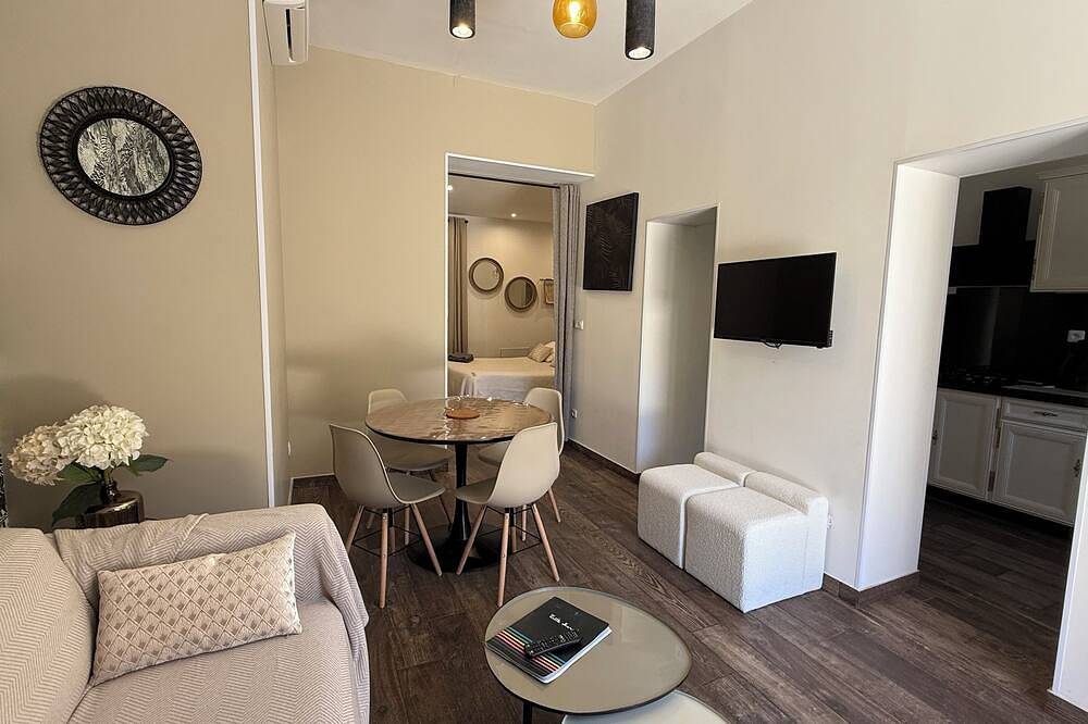 Appartement entier, Logement jardin privatif - Bastia sud - proche commerces - 5 minutes de la plage in Bastia, Cap Corse