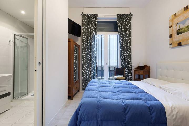 Margherita Room – Double with Private Terrace, Wi-Fi, A/C & Accessible Bathroom in Prato, Prato Province