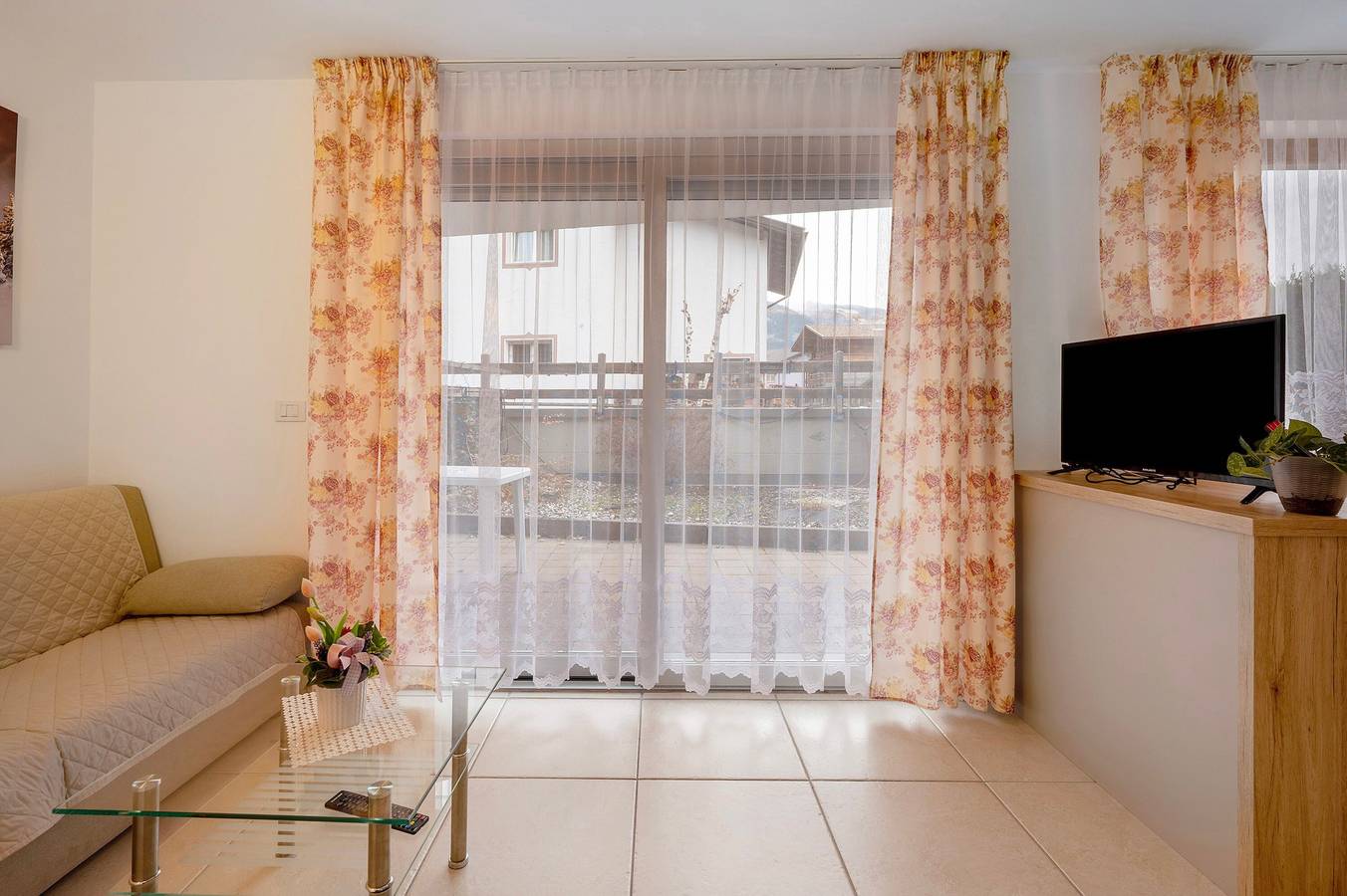 Entire apartment, Apartment 'Night and Day 3' with Mountain View, Private Garden and Wi-Fi in Predazzo, Dolomiti Superski