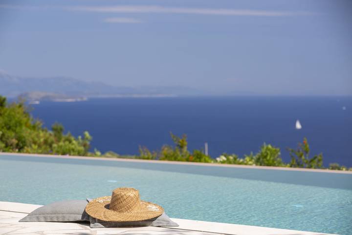 Villa with pool for 9 people, with pool and garden in Lefkada