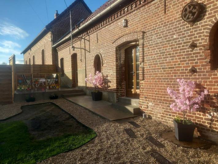 Location de vacances pour 8 personnes, avec jardin, animaux acceptés à Courcelles-au-Bois