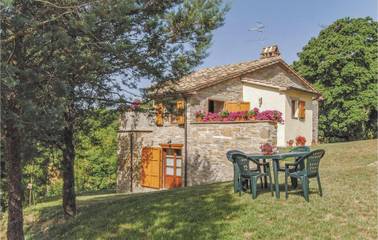 Gîte pour 6 personnes, avec jardin, animaux acceptés à Città di Castello