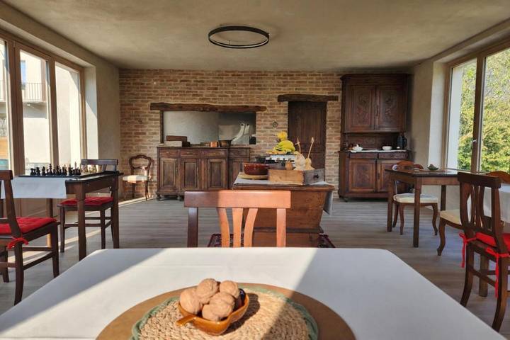 Agriturismo per 2 persone, con Terrazza e Giardino nonché Panorama a Monforte d'Alba