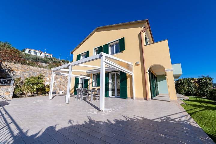 Gîte pour 6 personnes, avec jardin à Pompeiana - 2