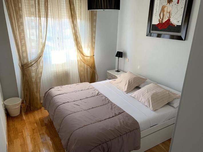 Apartamento de vacaciones para 7 personas, con Balcón y Terraza además de Piscina para niños y Piscina en Zaragoza