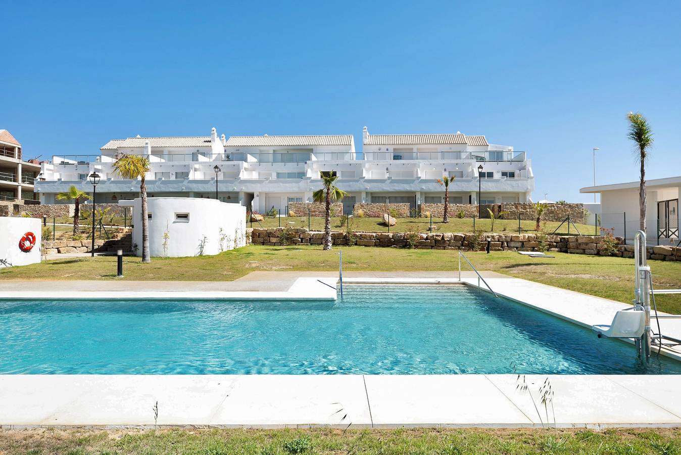 Appartamento intero, Appartamento 'Bajo Poniente' con vista mare, piscina in comune e Wi-Fi in Atlanterra, Tarifa