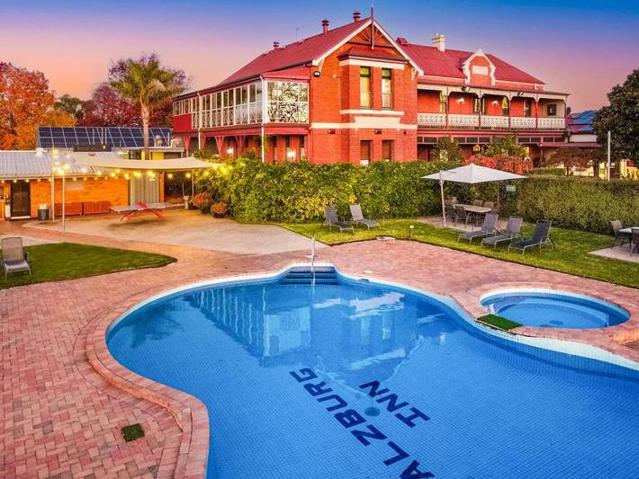 Bungalow für 2 Personen, mit Whirlpool und Sauna sowie Garten und Pool in Victoria