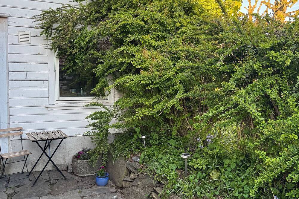 Entire apartment, Lovely, bright studio in great central location in Stavanger in Storhaug, Stavanger