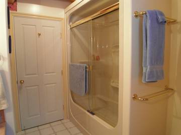 Log Cabin for 8 People in Canadian Rocky Mountains, British Columbia, Photo 3