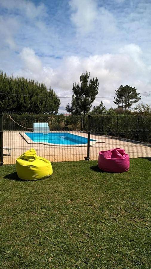 Location de vacances pour 4 personnes, avec jardin et vue ainsi que bassin pour enfant et piscine dans Rogil - 2