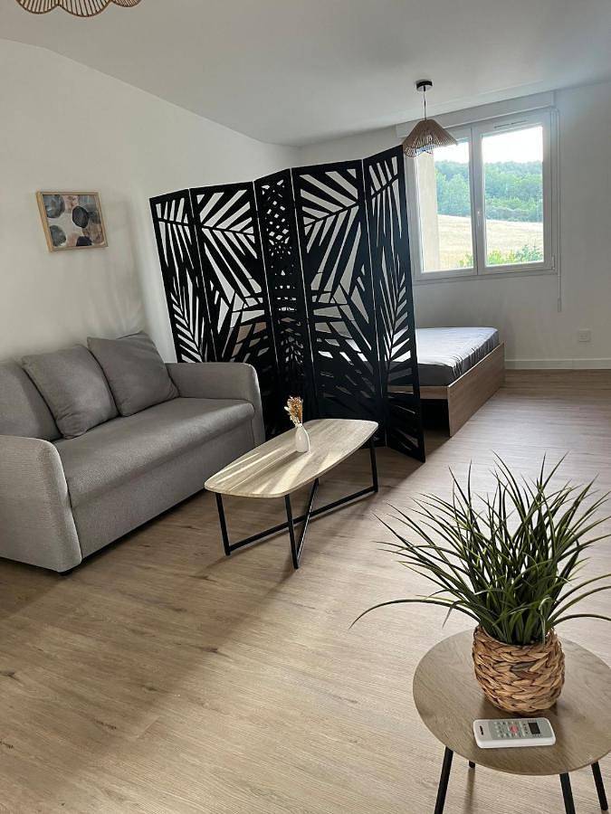 Appartement entier, Charmant studio refait à neuf in Villeneuve-la-Comptal, Région de Carcassonne