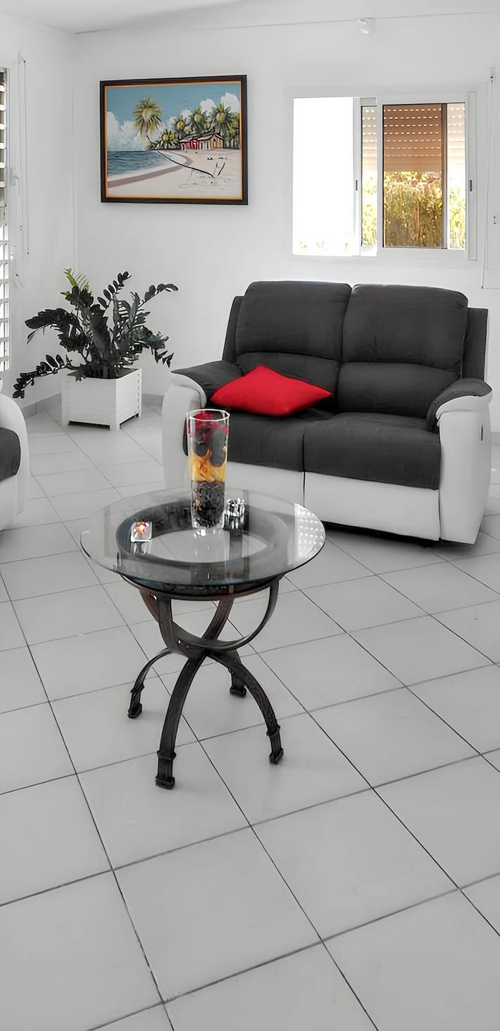 Location de vacances pour 4 personnes, avec piscine et terrasse à Petit-Bourg - 3