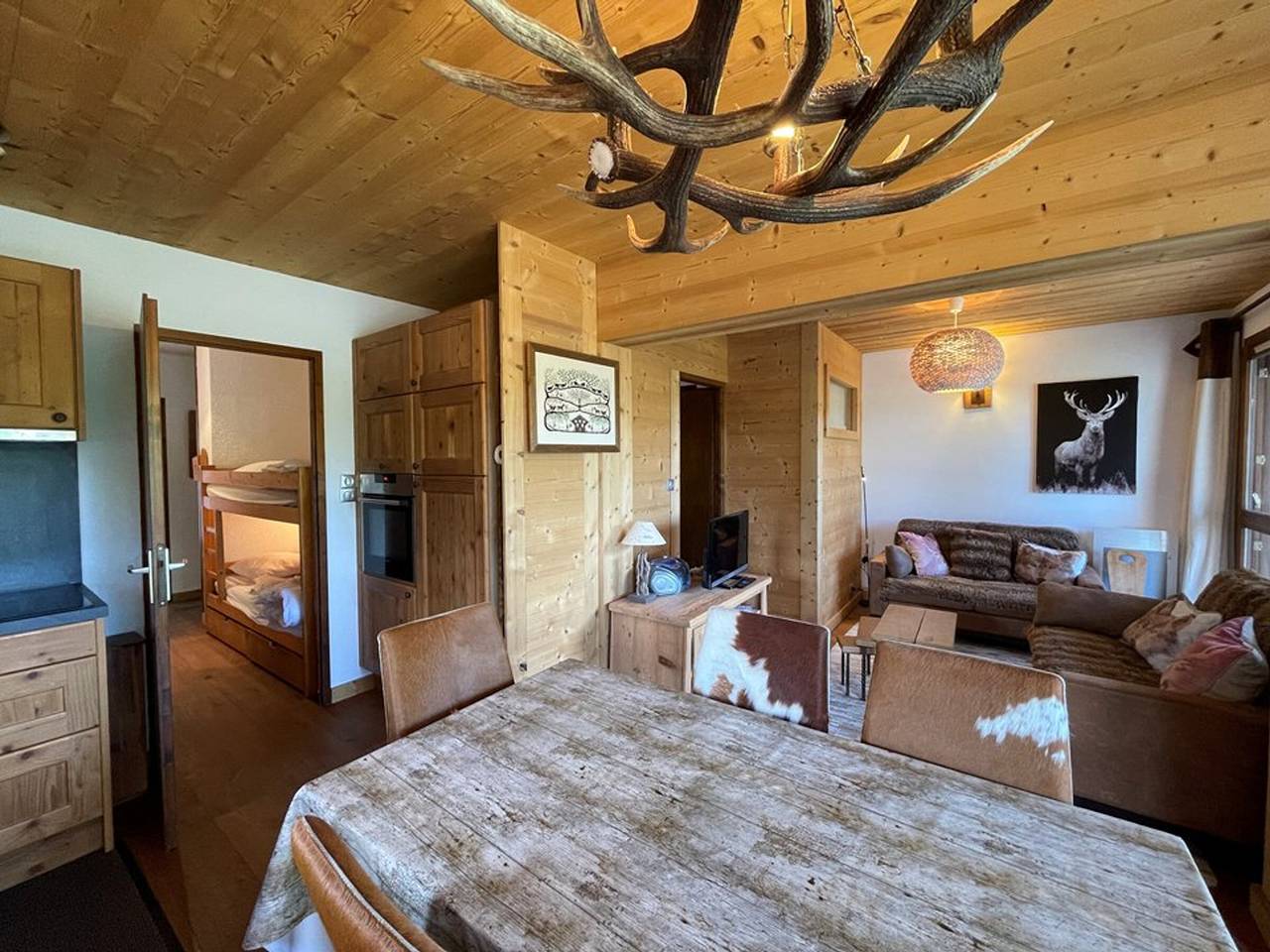 Appartement entier, Appartement cosy 6 pers, 50m², proche pistes, 2 Sdb, cuisine équipée, calme, non-fumeurs in Crest-Voland, Région d'Albertville