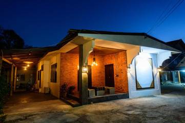 Chambre d’hôte pour 2 personnes, avec jardin dans Chiangrai