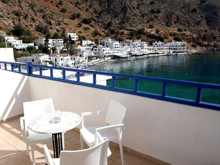 Gîte pour 2 personnes, avec vue et terrasse dans Loutró