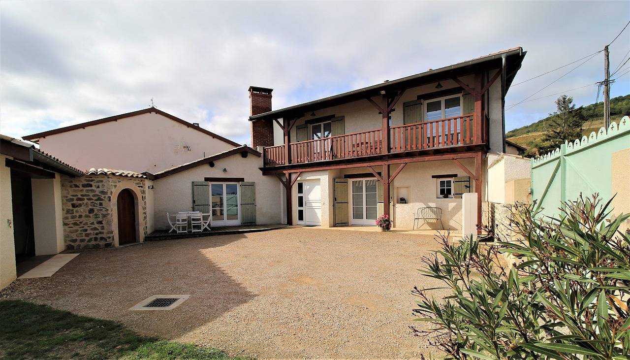 Casa de huéspedes para 6 personas con jardín in Quincié-en-Beaujolais, Villefranche-sur-Saône region