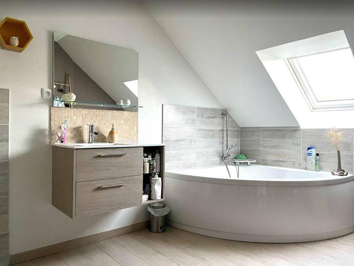 Location de vacances pour 7 personnes, avec piscine ainsi que jardin et terrasse, adapté aux familles à Neuville-sur-Sarthe - 3