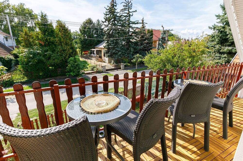 Ganze Wohnung, Herrliche Wohnung für 6 Personen mit Klimaanlage,  W-Lan, Tv, Balkon und Parkplatz in Balatonszemes, Plattensee Südufer