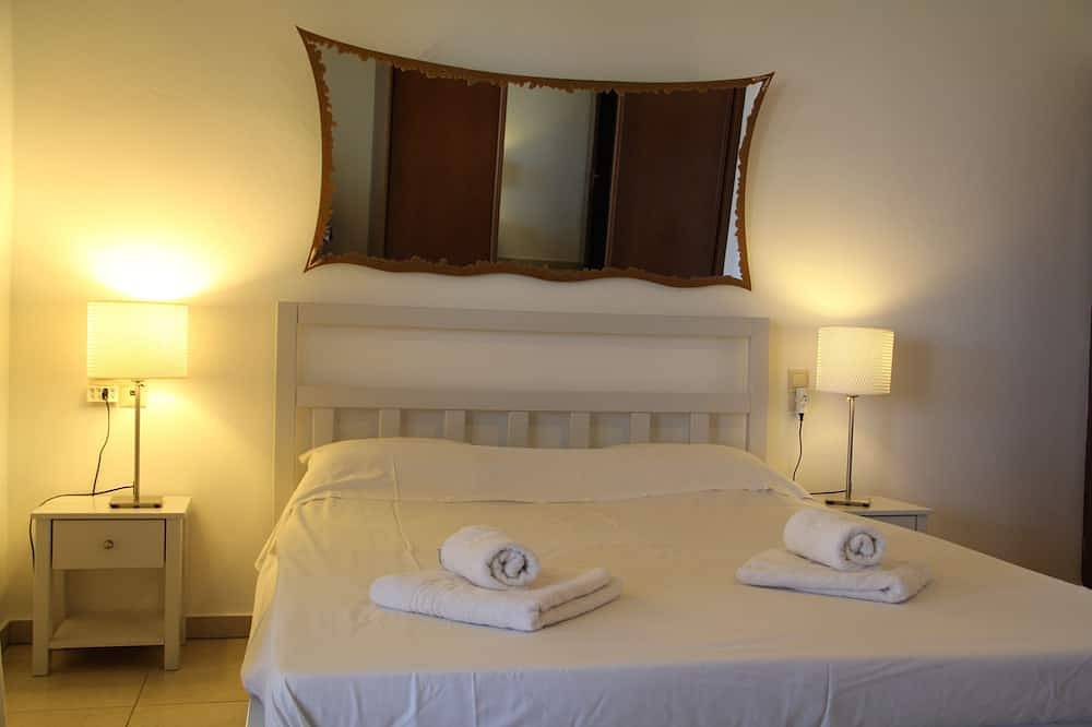 Villa Panorama Pitsidia- Matala Zwembad en tuin met uitzicht op zee en de bergen in Pitsidia, Iraklio-Heraklion en omgeving