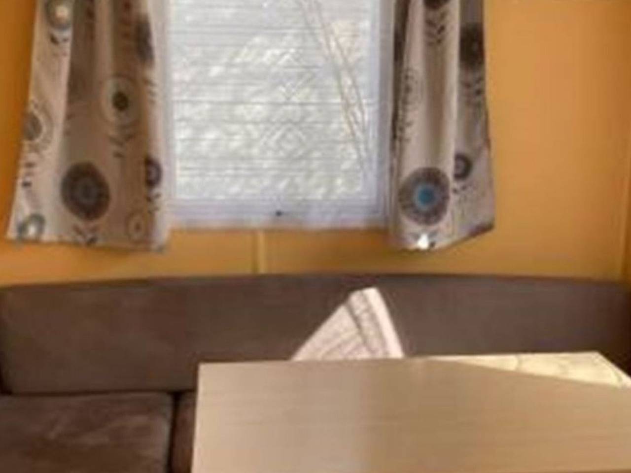 Casa Móvil 2 Pers con Terraza en Tournon-sur-Rhône in Tournon-sur-Rhône, Tournon-sur-Rhône región