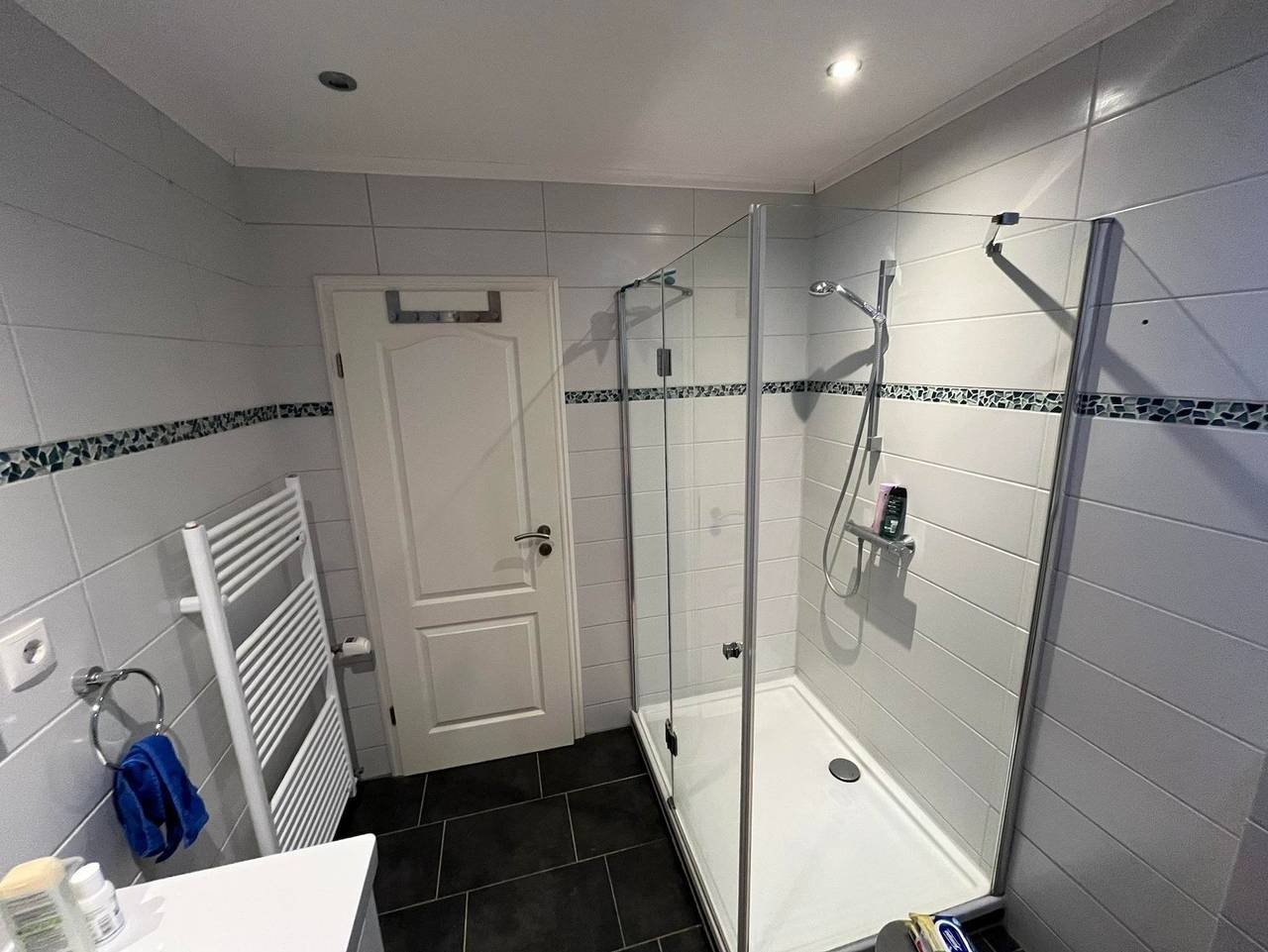 Ganze Ferienwohnung, Wild Turkey Ranch - Hermanns Lodge - Appartement/Fewo, Dusche und Bad, Wc, 2 Schlafräum in Straßenhaus, Rheinland-Pfalz