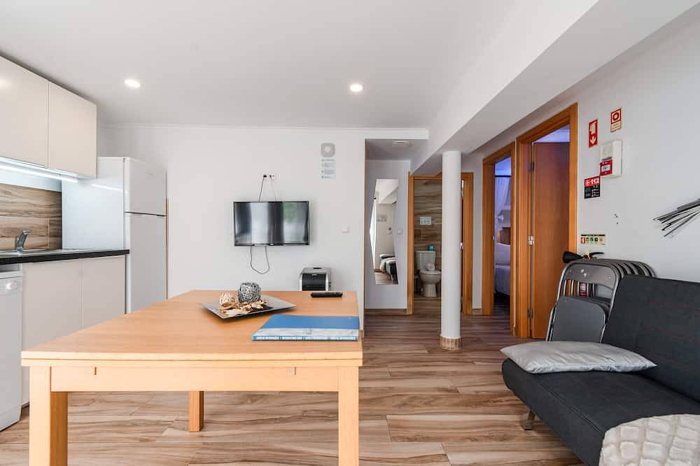 Apartamento entero, Apartamento C/Patio Compartido a 200 metros, 3 mn a pie, de la playa de Peniche. in Peniche, Leiria District