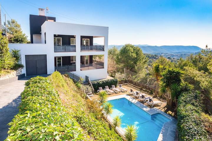 Casa de vacaciones para 14 personas, con Terraza además de Jardín y Piscina en Costa del Garraf