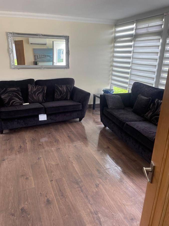 Chalet for 8 people, with Hot tub and Terrace as well as Children pool and Pool in Camber Sands